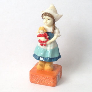 PS-0002 Dutch girl in costume polystone pencil sharpener