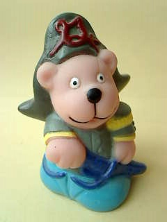 sk-r-601e_rubber_bear_pencil_sharpener